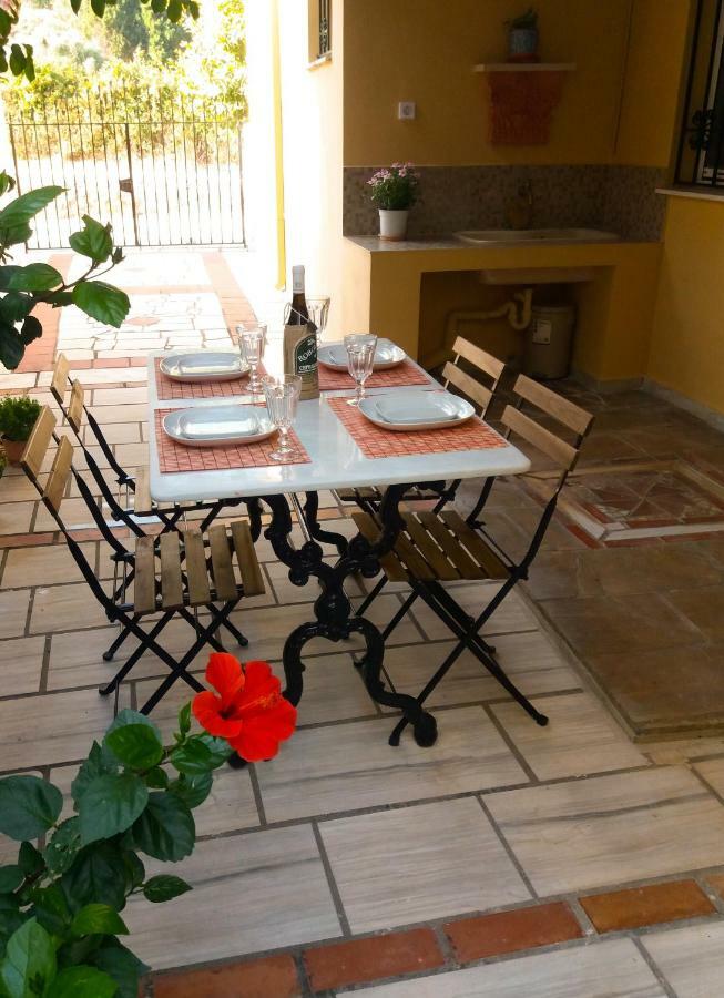House With Garden Near The Sea Apartment Agia Efimia Exterior photo
