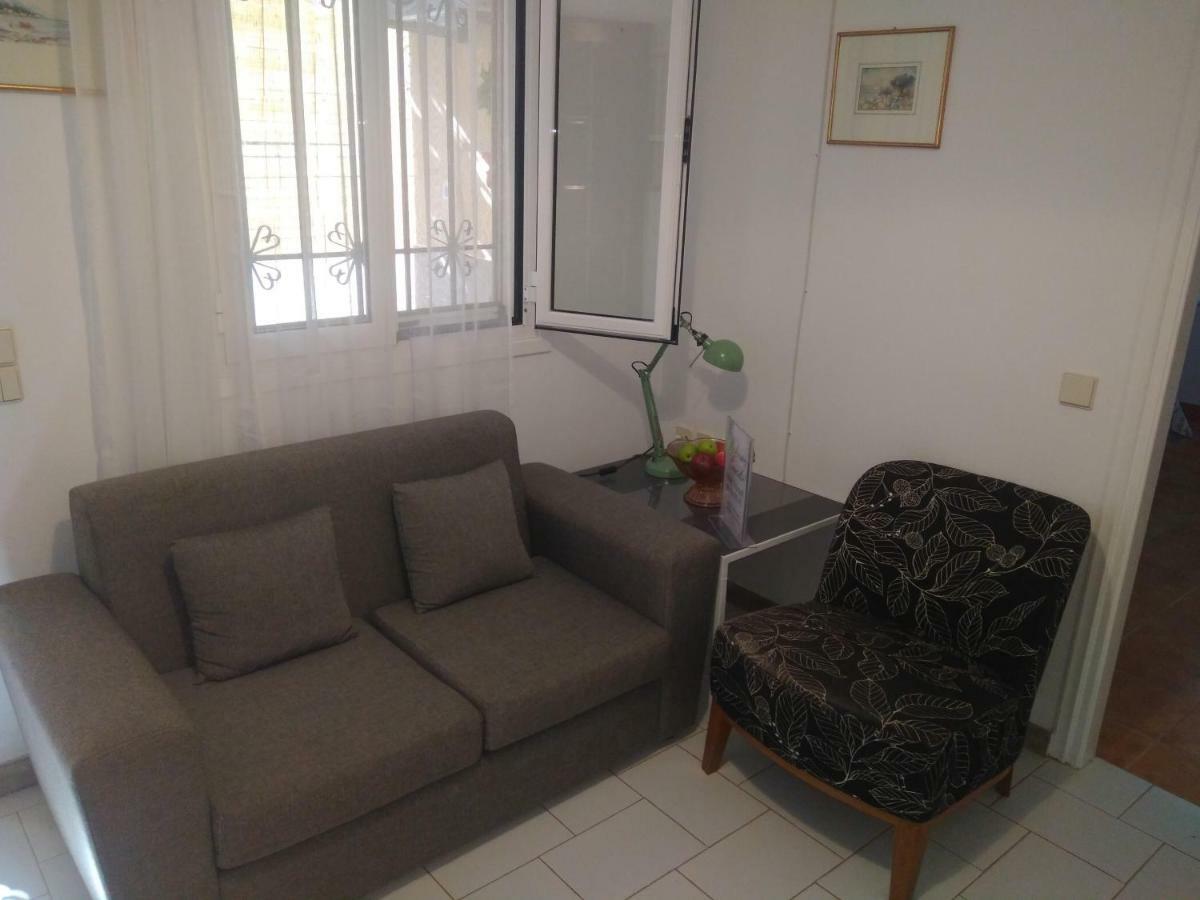 House With Garden Near The Sea Apartment Agia Efimia Exterior photo